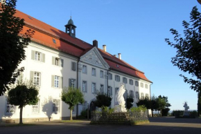 Отель Tagungshaus Schönenberg  Эльванген